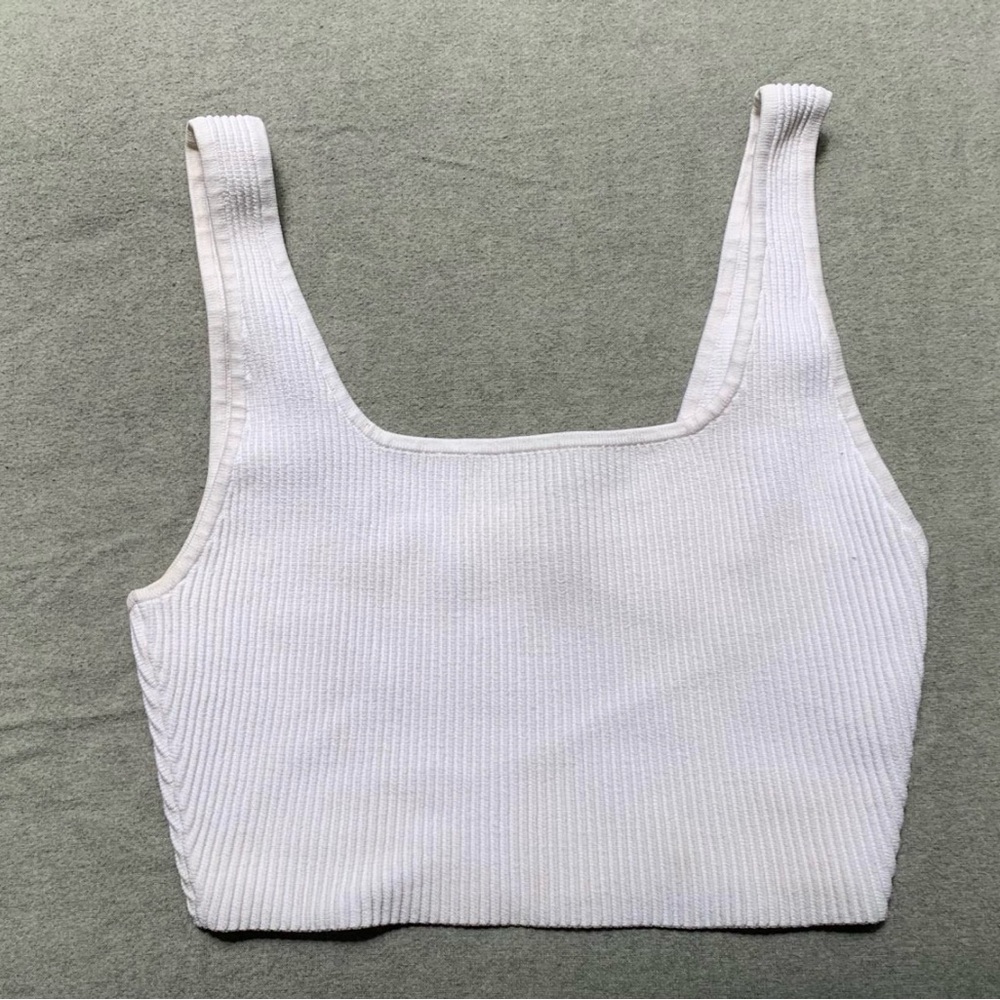 Aritzia Sculpt Knit Sqaureneck Babaton Cropped Tank White